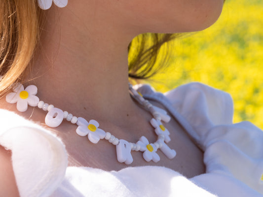 Custom Name Necklace – Daisy Beads + Bubble Letters (White & Yellow)
