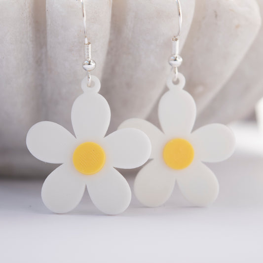 Spring-inspired daisy earrings – white and yellow floral accessories for girls